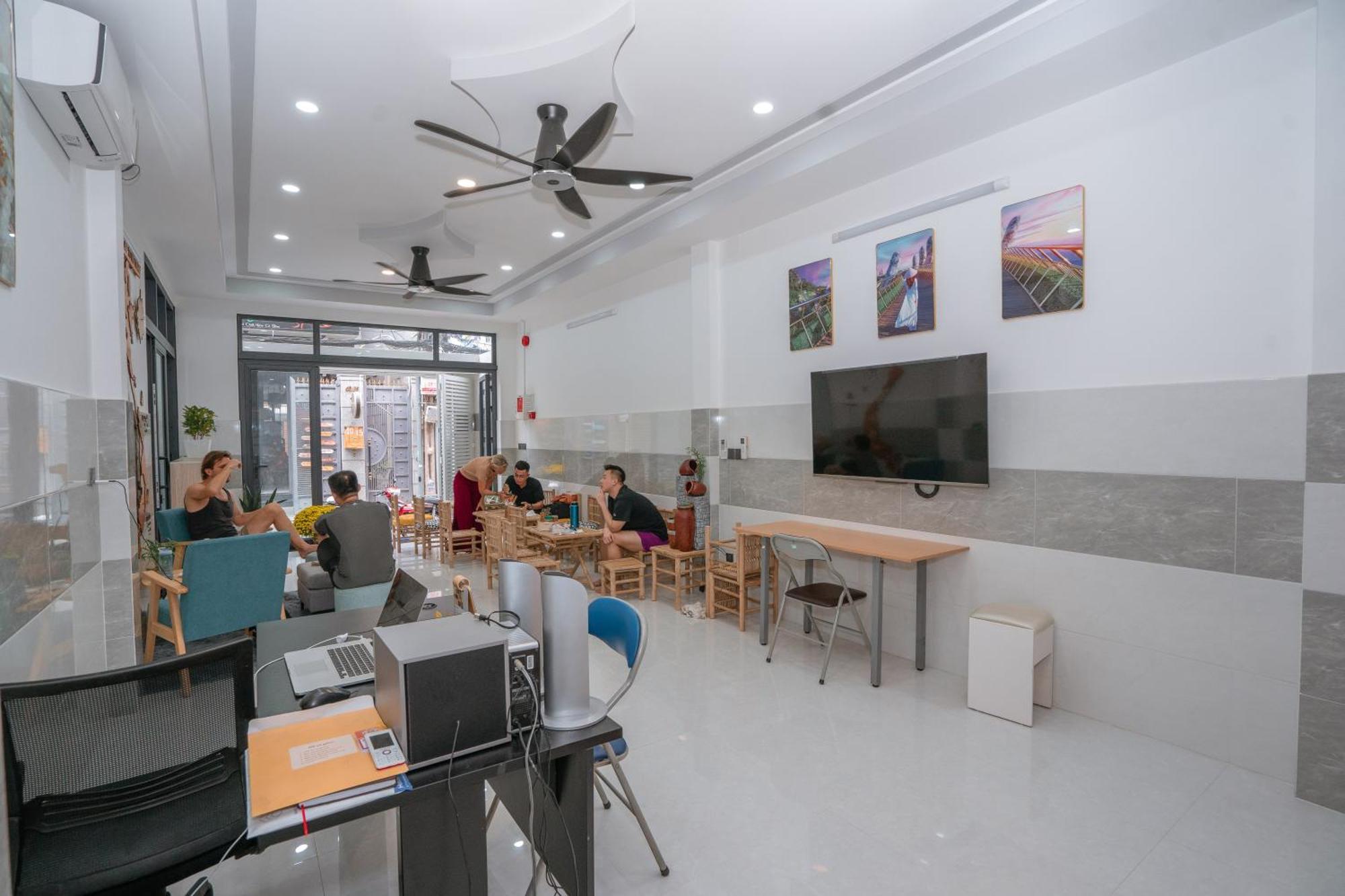 Aloha Saigon Premium Hostel By Local Travel Experts - Newly Opened, Less-Touristy Location, Spacious Rooms, Glass Shower Bathroom, Free Breakfast & Walking Tour 호치민 외부 사진