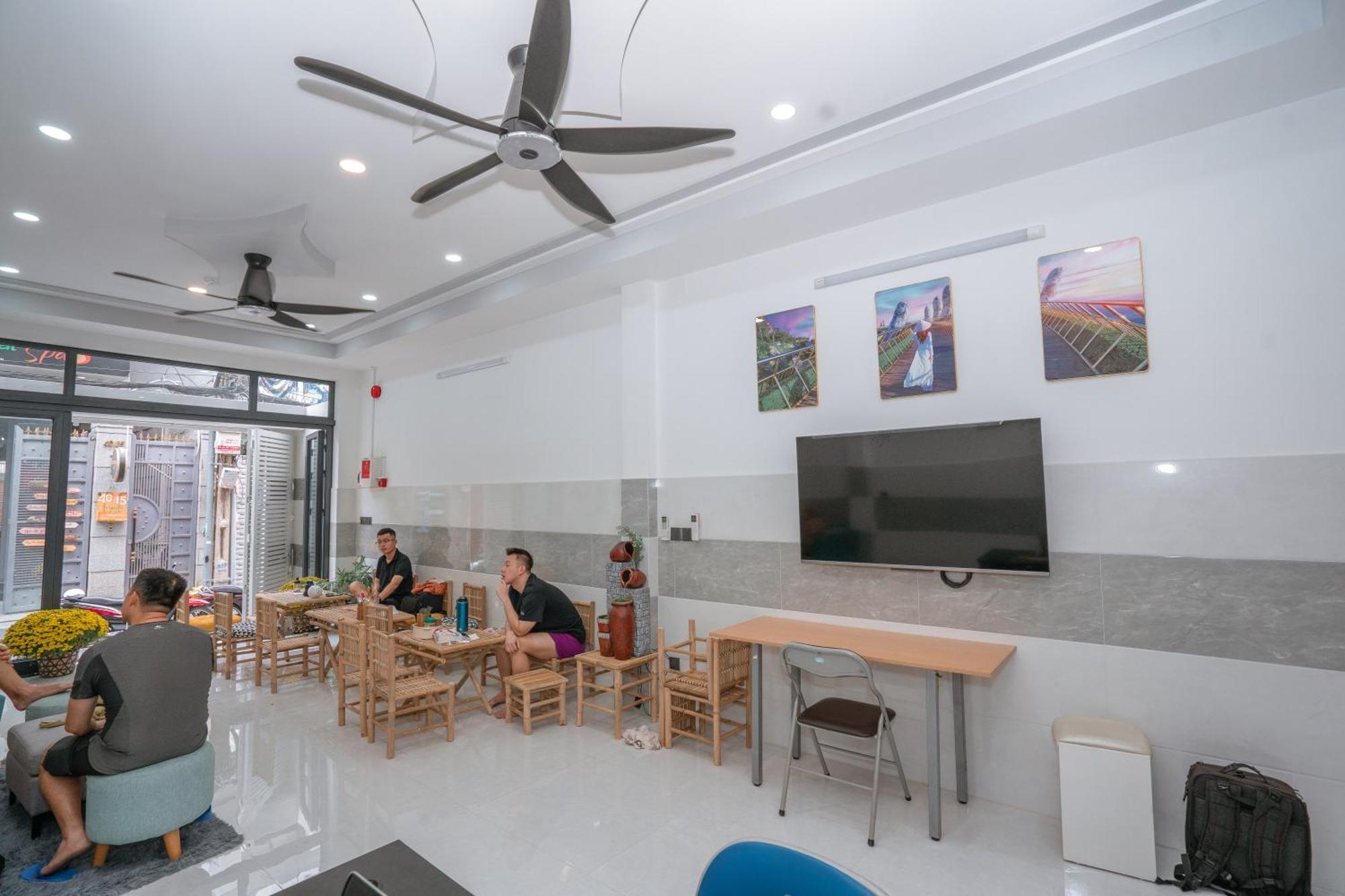 Aloha Saigon Premium Hostel By Local Travel Experts - Newly Opened, Less-Touristy Location, Spacious Rooms, Glass Shower Bathroom, Free Breakfast & Walking Tour 호치민 외부 사진