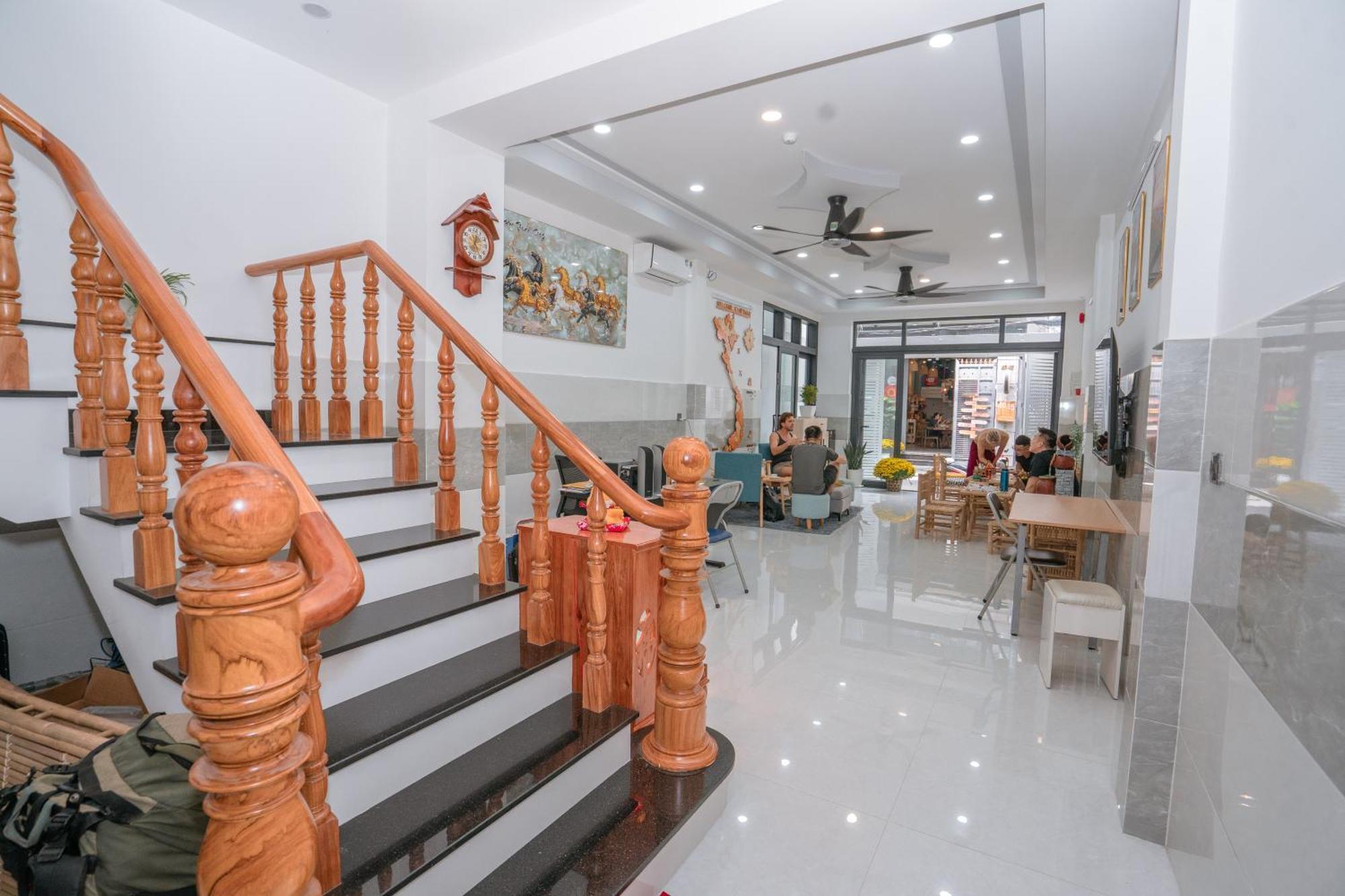 Aloha Saigon Premium Hostel By Local Travel Experts - Newly Opened, Less-Touristy Location, Spacious Rooms, Glass Shower Bathroom, Free Breakfast & Walking Tour 호치민 외부 사진