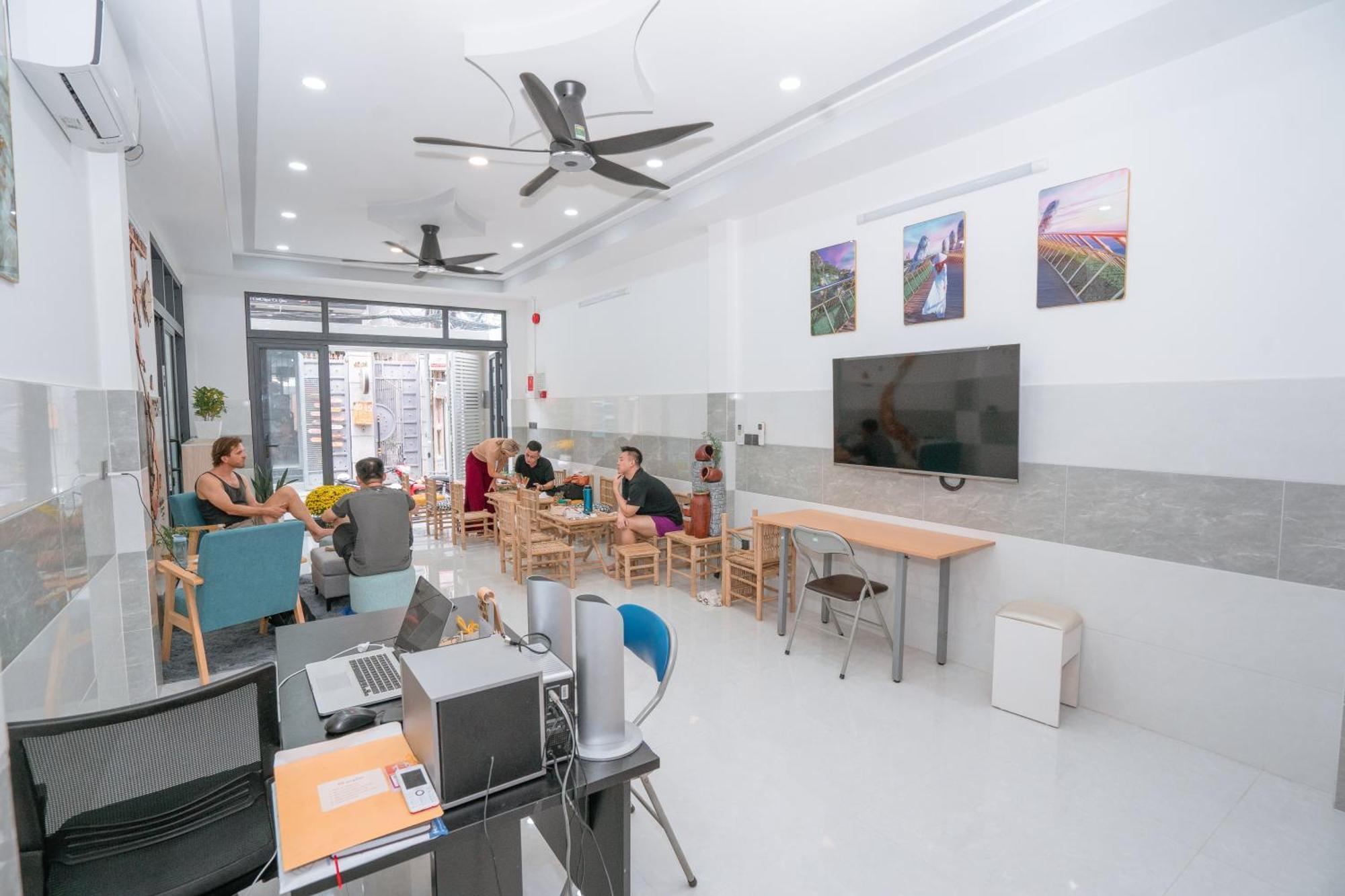 Aloha Saigon Premium Hostel By Local Travel Experts - Newly Opened, Less-Touristy Location, Spacious Rooms, Glass Shower Bathroom, Free Breakfast & Walking Tour 호치민 외부 사진